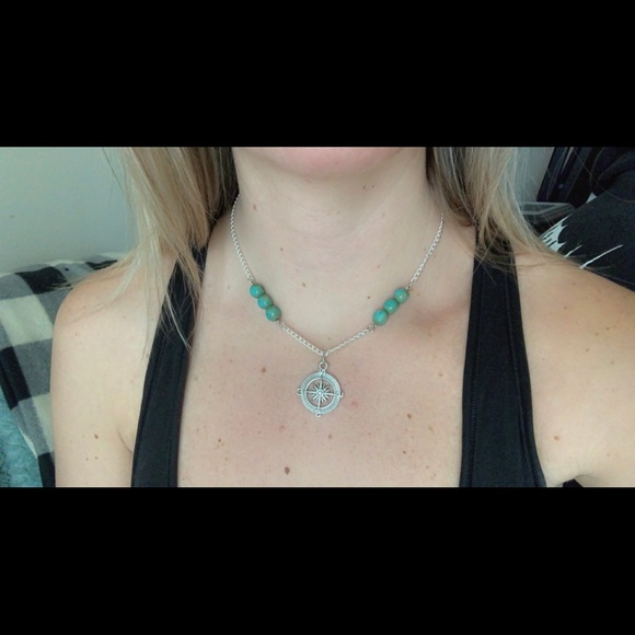 Beaded compass necklace - Picture 2 of 7